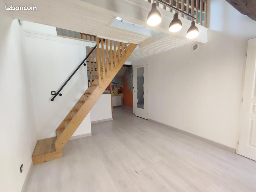 Appartement 1 pièce 29 m² · à Crémieu · 29 m² · 545 €/mois