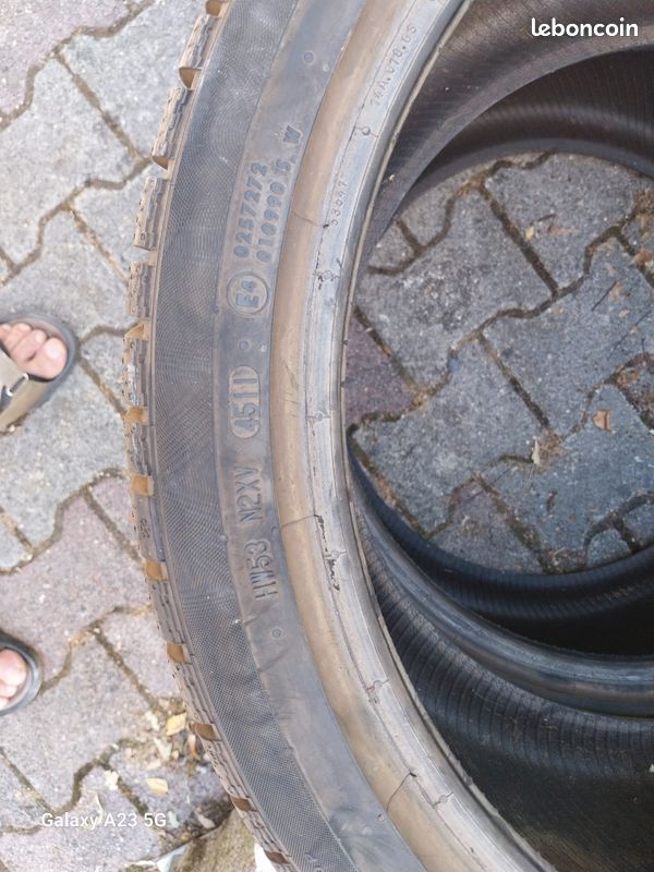 Paire de pneus neuf CONTINENTAL 295 30 19 (image 2)