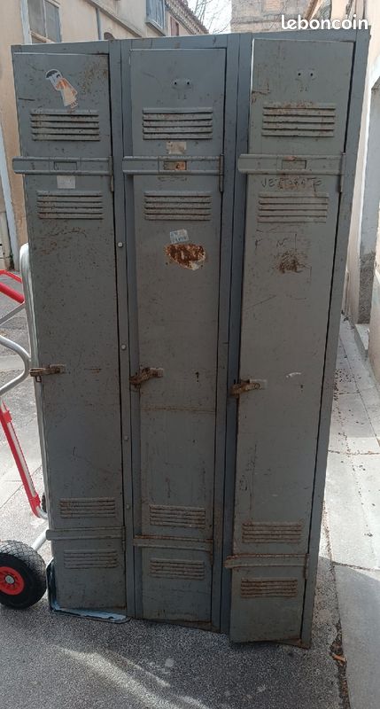 Vestiaire vintage (image 1)