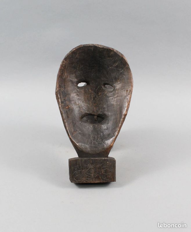 Masque de style Timor. - 26 x 16cm (image 2)