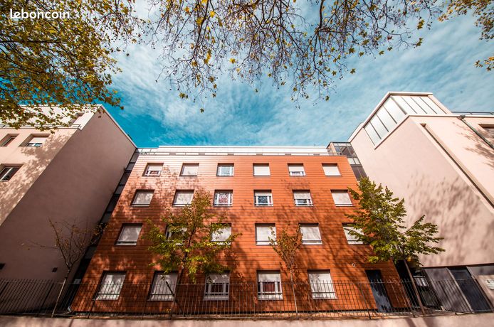 LYON PARILLY / VENISSIEUX - studio meublé 25,64 m² et parking privatif en sous-sol - spécial investisseur