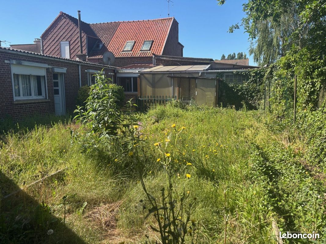 Maison 5 pièces 145 m² · à Solesmes · 145 m² · 75 000 €
