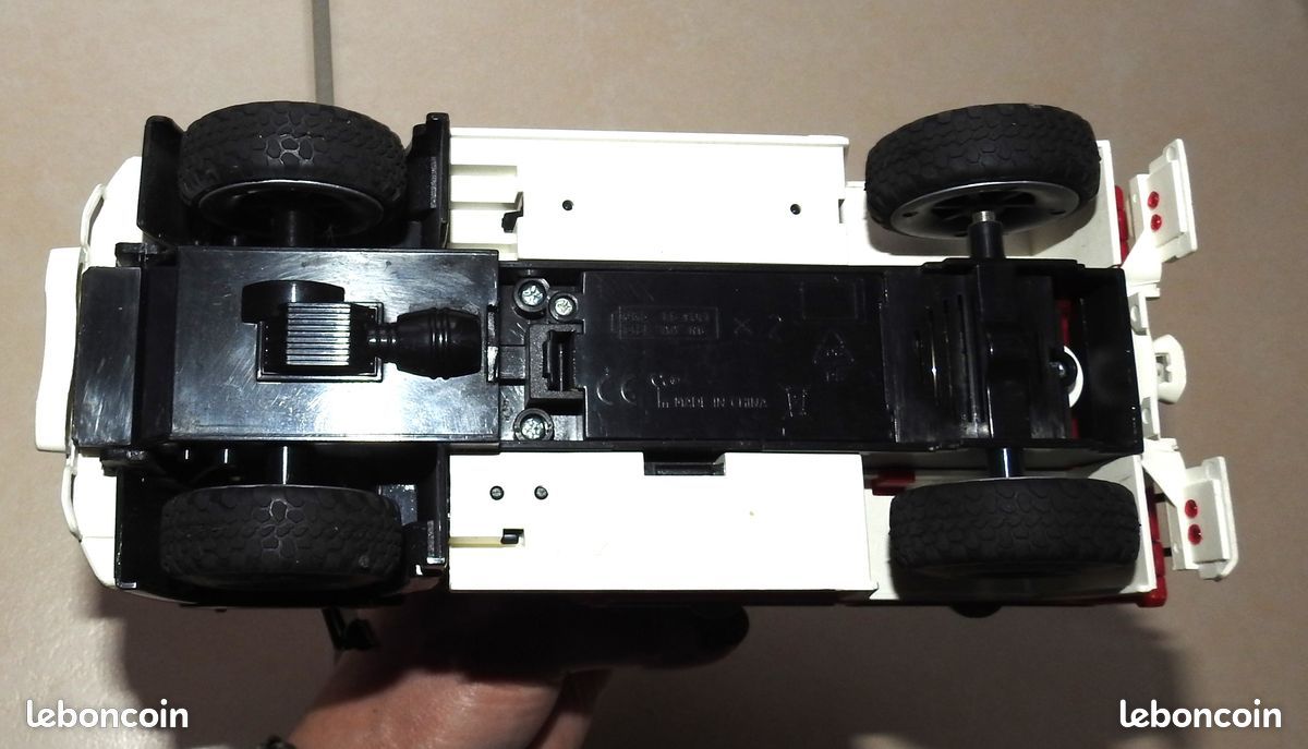 Camion pompier (sonore et lumineux) (image 12)
