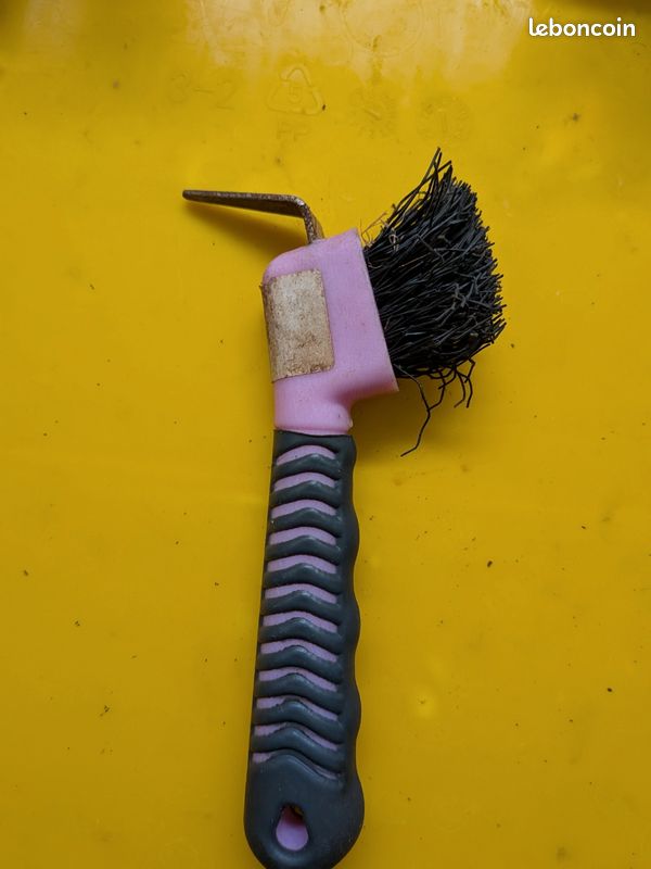 Sabot Pick avec brosse cheval sabot soin toilettag... – Grandado