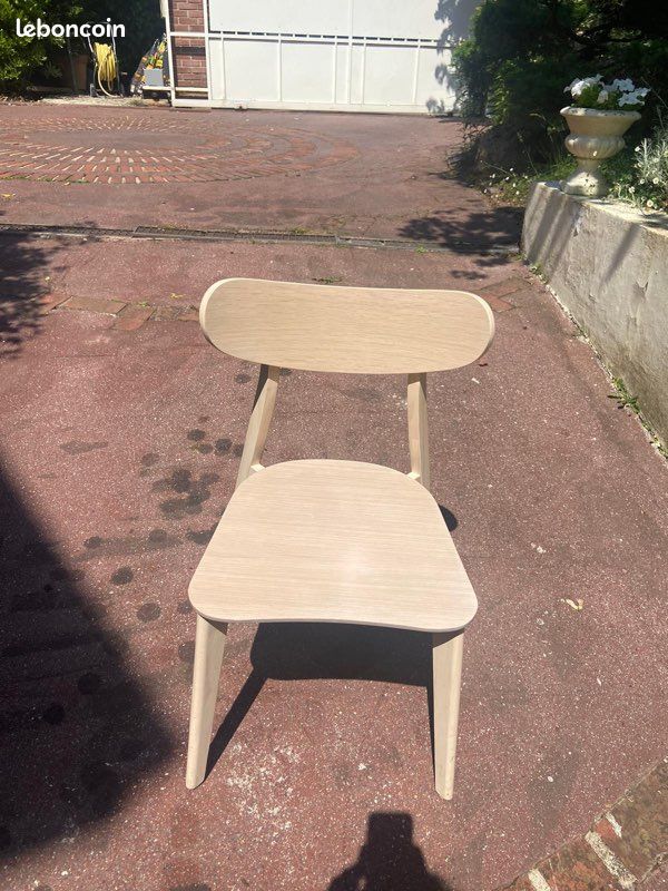 6 chaises en bois clair (image 5)