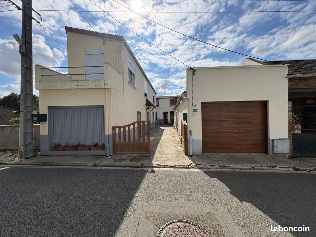 Maison 8 pièces 155 m² · à Tully · 155 m² · 118 500 €
