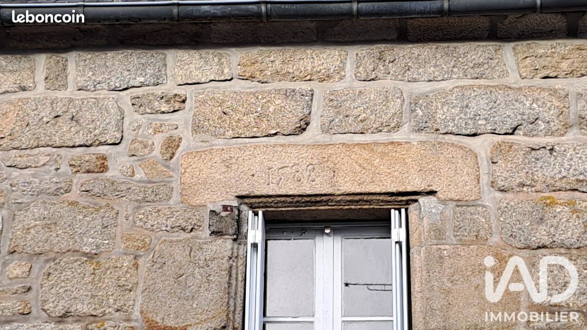 Maison 6 pièces 242 m² · à Quintin · 242 m² · 449 000 €