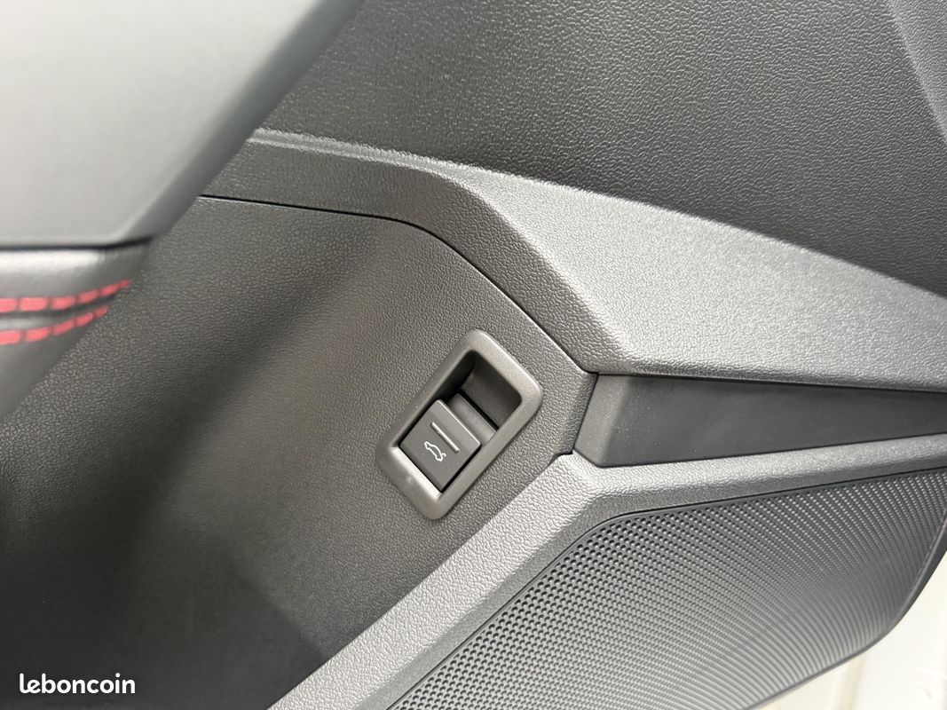 AUDI A3 Sportback 35 TFSI Mild Hybrid 150 S tronic 7 S line (image 35)