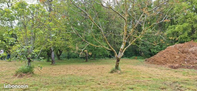 Terrain 640 m² · à La Salvetat-Saint-Gilles · 140 000 €