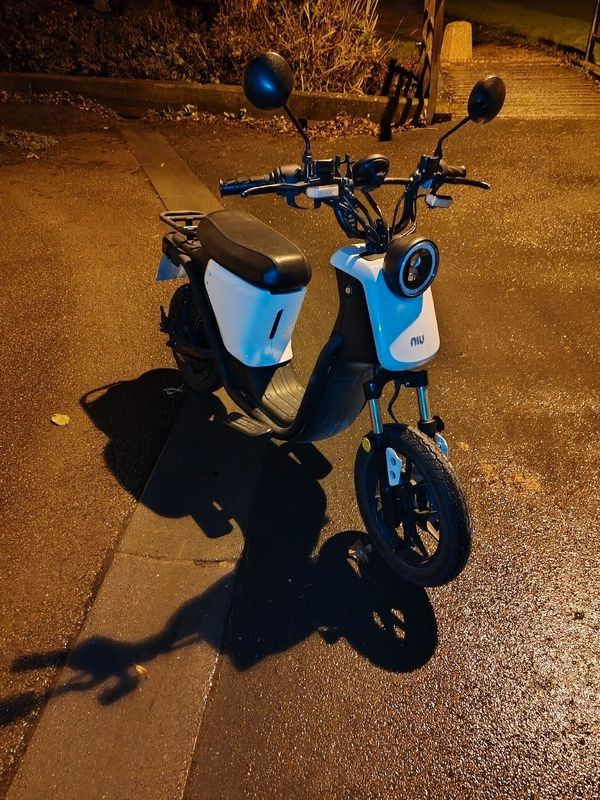 Scooter électrique niu uqi - Motos