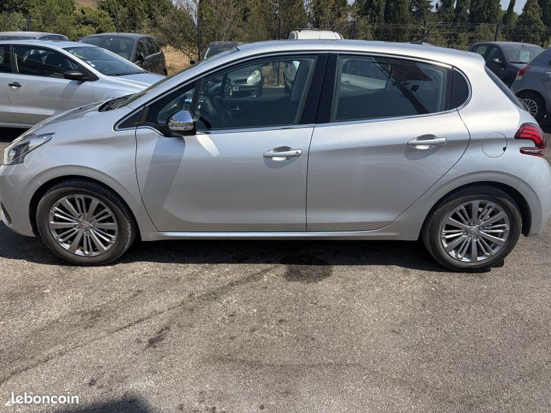 Peugeot 208 1.2 PURETECH 82CH ALLURE 3P (image 3)