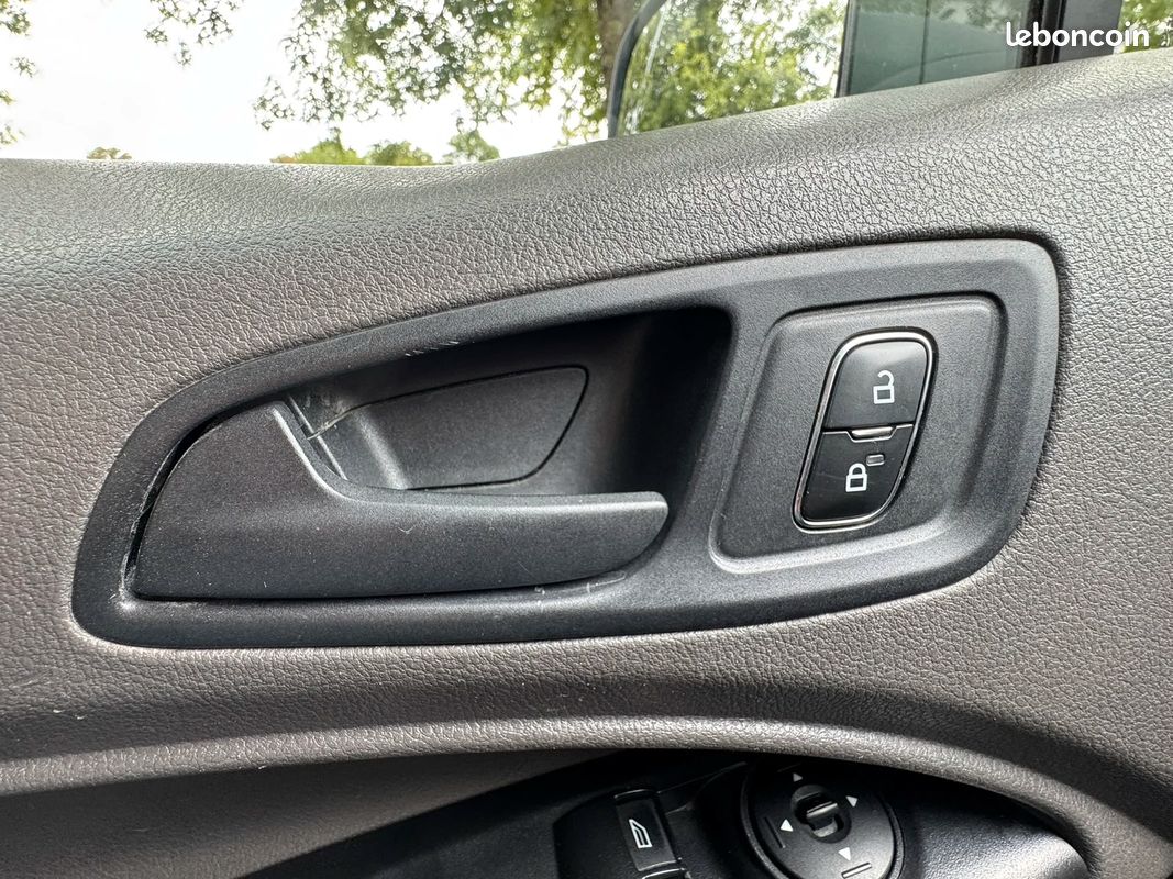 Ford TRANSIT CONNECT 1.5 TDCI L2 Fourgon (image 27)