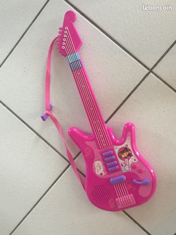 Guitare violetta (image 1)