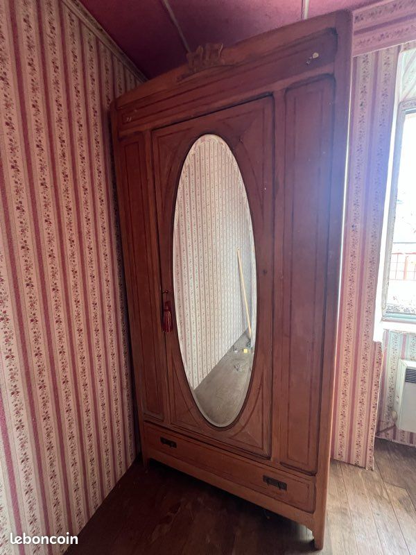 Armoire en bois ancienne (image 1)