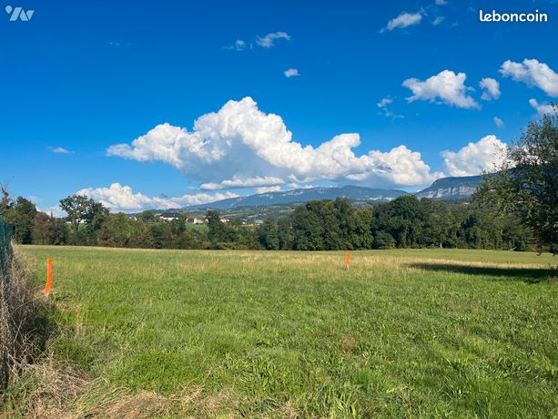 Terrain 711 m² LA BIOLLE