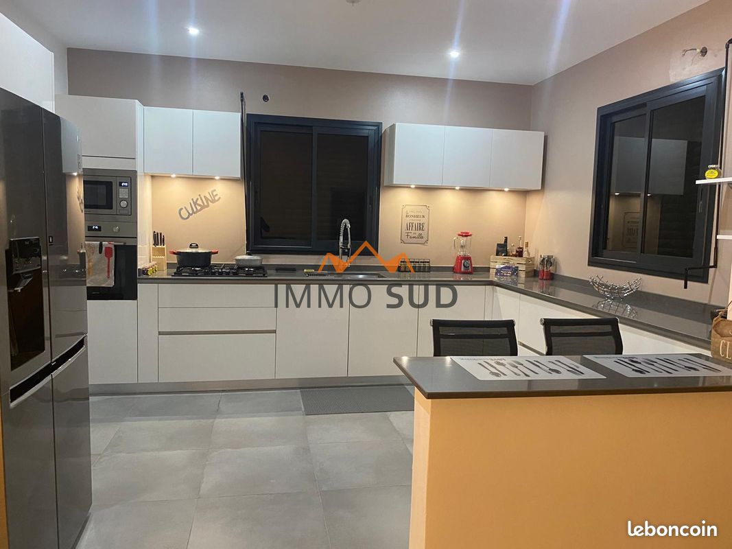 Maison 4 pièces 145 m² · à Les Abymes · 145 m² · 2 080 €