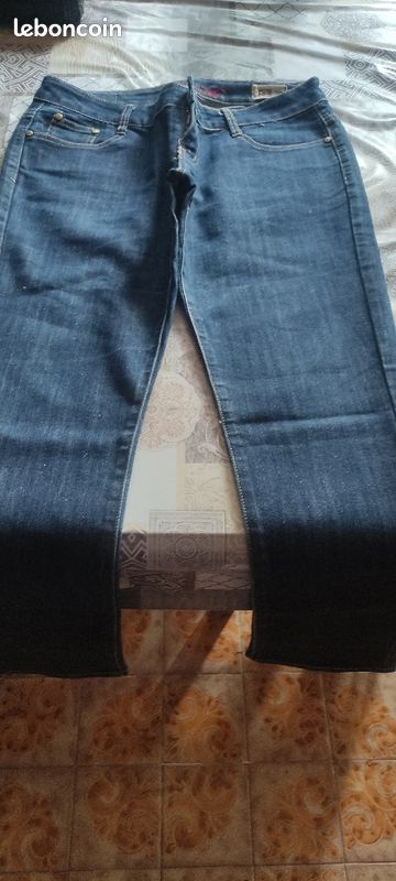Vend jean pailleté (image 1)