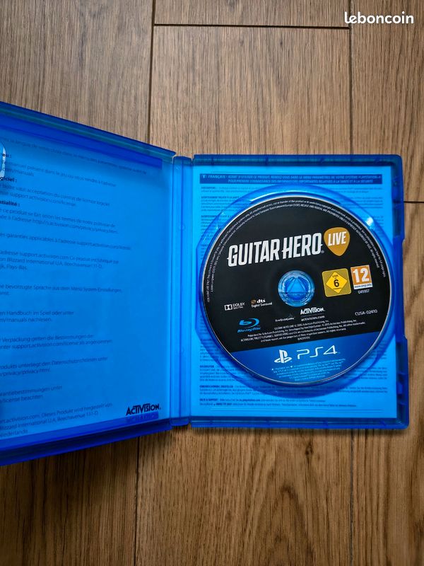 Guitar Hero Live Pour PS4 - Guitare Sans Fil + Jeu + Dongle USB - Bon état Complet