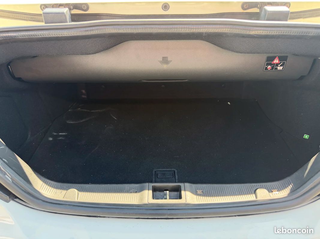 Mercedes-Benz CLASSE CLK CLK 350 (209.456) (209) Cabriolet 350 3.5 i V6 24V 272 cv Boîte auto /TRAITEMENT CERAMIQUE COMPLET/ENTRETIENS COMPELT/CAMERA DE RECUL/SIEGES ELECTRIQUES/ (image 30)