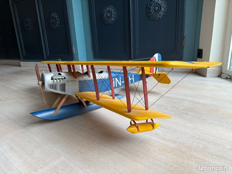 Grande maquette hydravion biplan (image 3)