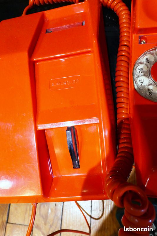 Téléphone à cadran rotatif vintage Northern Electric Contempra, rose