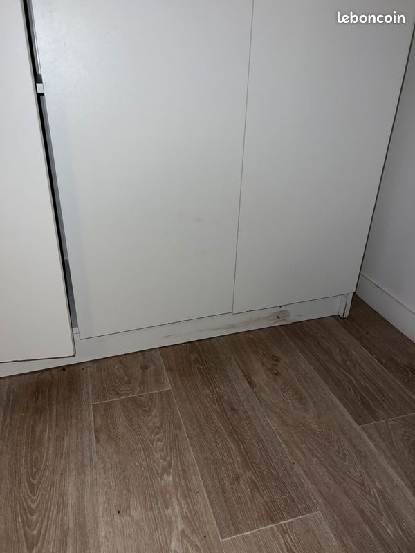 Armoire blanche en bon état (image 4)