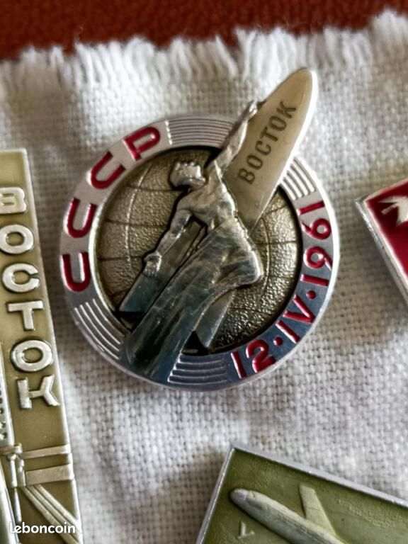 Lot De 70 Pins Insignes Avions Hélicoptères Aviation Soviétique URSS Ukraine
