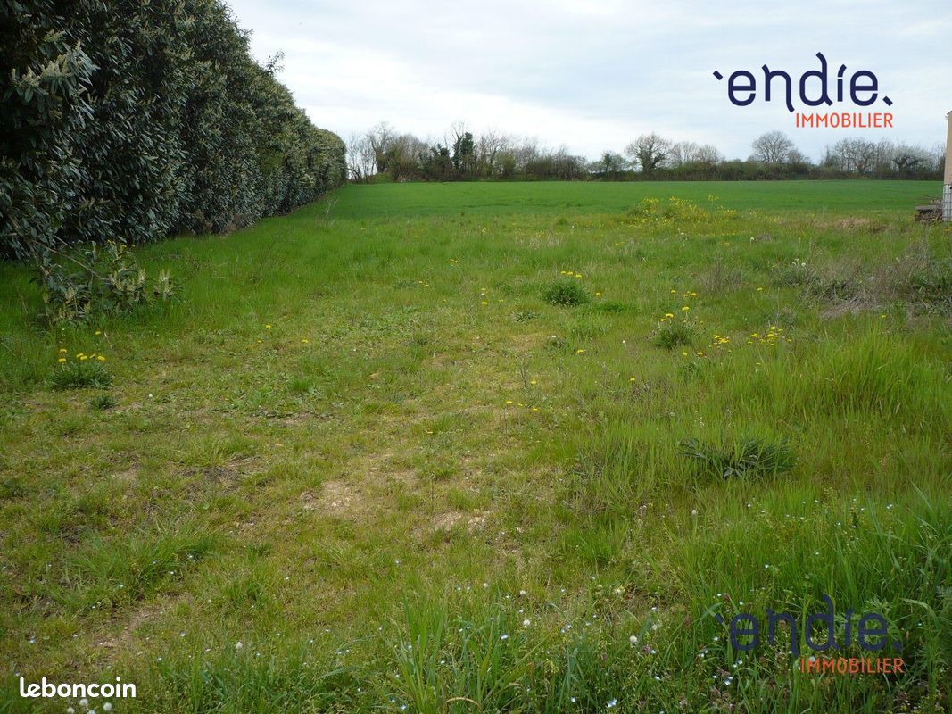 Terrain 3550 m² · à Airvault · 3 550 m² · 20 000 €