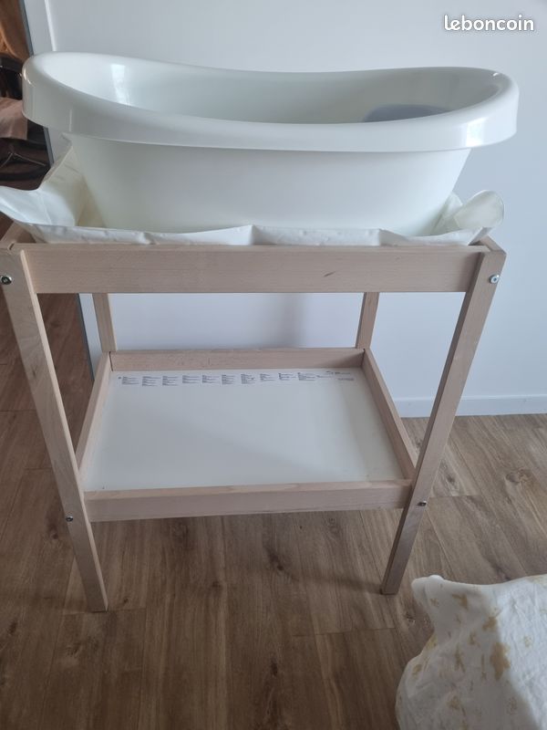 Table à langer Ikea + baignoire (image 1)