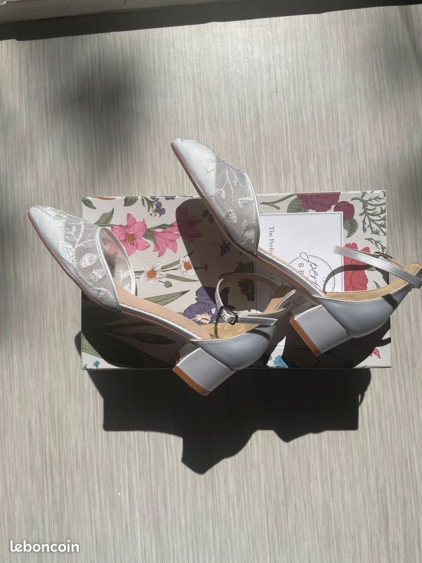 Jolies chaussures mariage bohème Perfect Bridal neuves