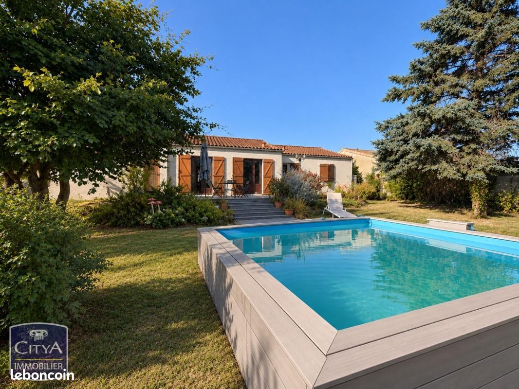 Maison 4 pièces 96 m² · à Vérines · 96 m² · 330 000 €