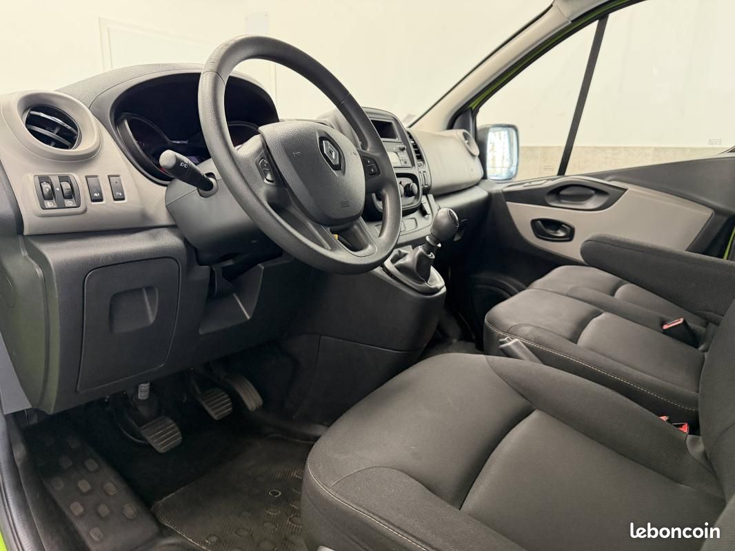 Renault Trafic 4p Combi Zen L1 Energy dCi 125 9 places / À PARTIR DE 302,05 (image 27)