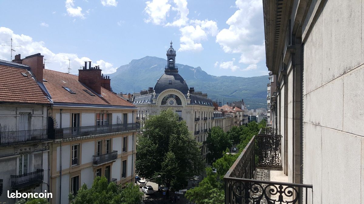 Appartement 4 pièces 150 m² · à Grenoble · 150 m² · 1 537 €/mois