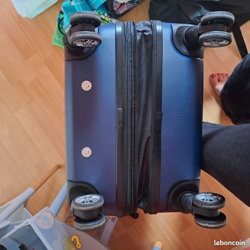 Bagage 23 kg soute à roulettes Accessoires Bagagerie