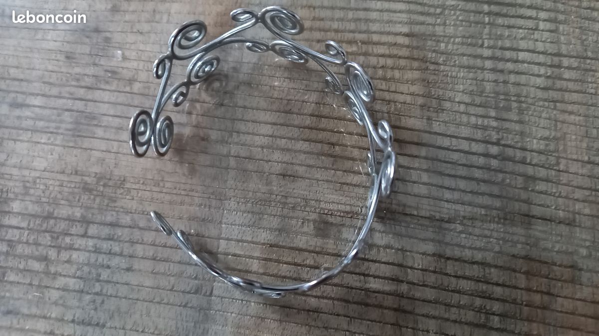 Bracelet Manchette Grec - Style Bijou Fantaisie Pour Fille - Neuf Avec Étiquettes (Polyuréthane)