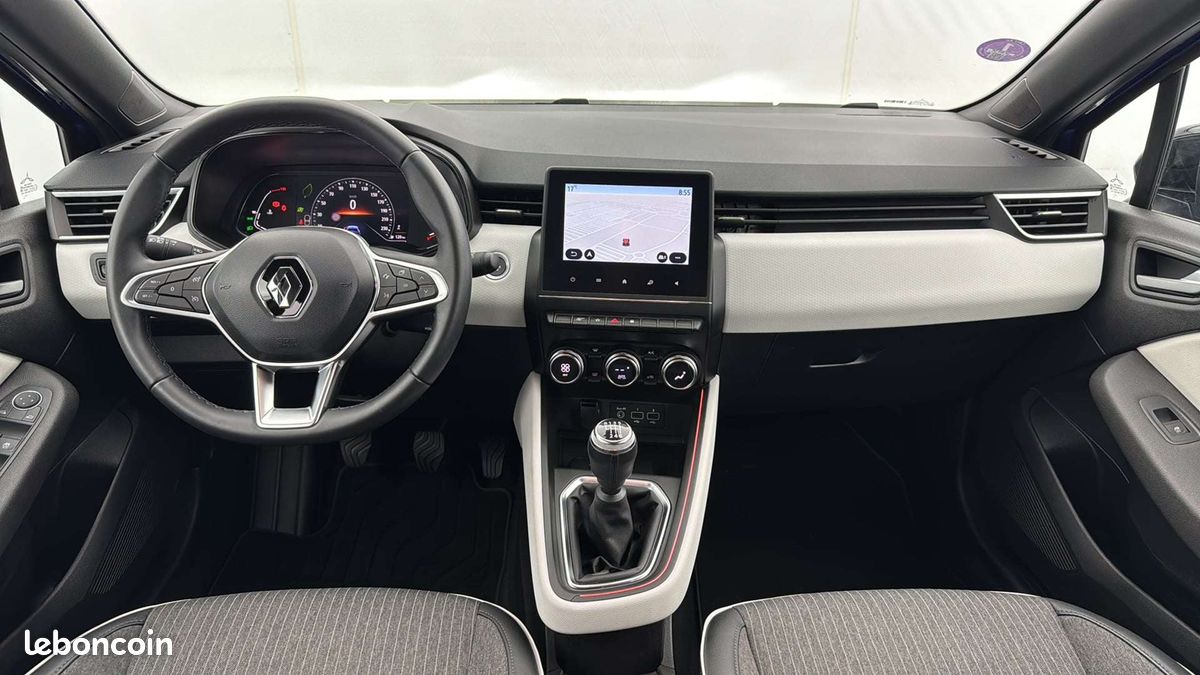 Renault clio tce 140 techno (image 3)