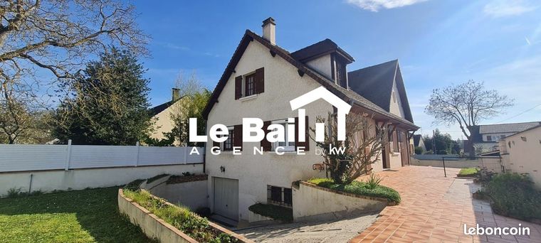 https://img.leboncoin.fr/api/v1/lbcpb1/images/58/4f/7b/584f7bdf2b6533f6b726aa1b35f40c1e2e888ec0.jpg?rule=ad-image