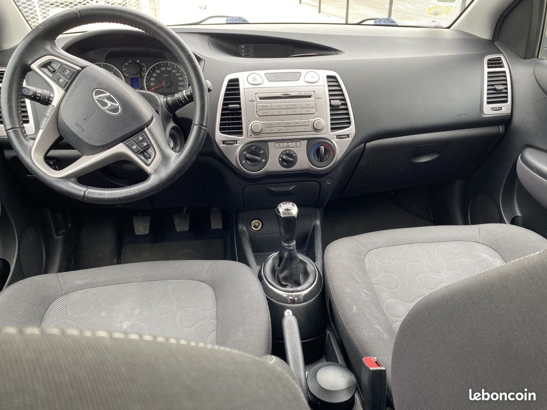 HYUNDAI i20 1.4 CRDi 75 Pack Sensation (image 4)