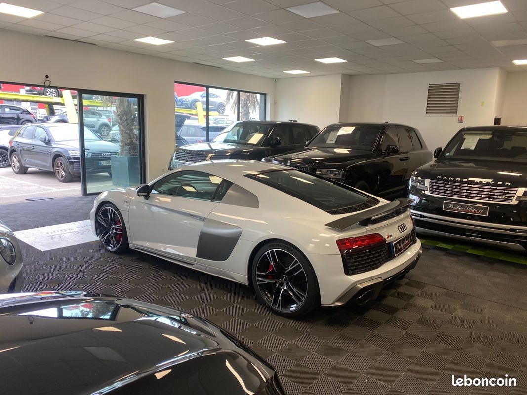 Audi R8 620 CV V10 Performance LOA 1 299 Euros Par mois Sièges Recaro Carbon Interieur et Moteur Gris Suzuka V 10 (image 23)