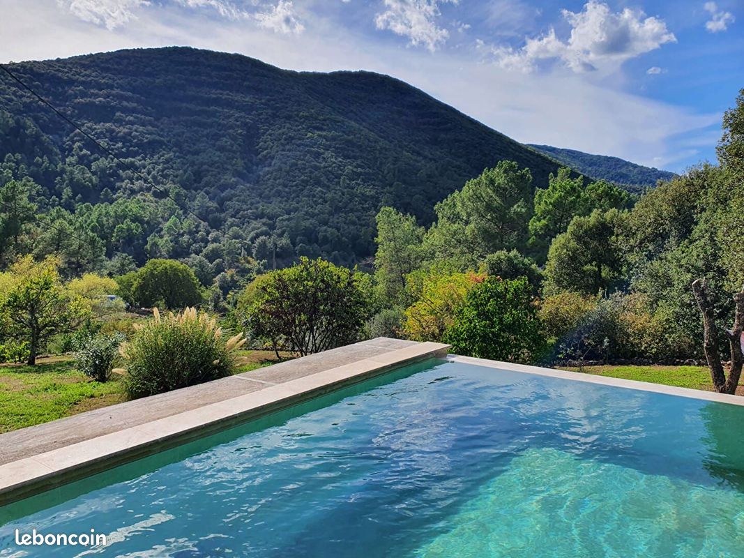 Maison 14 pièces 433 m² · à Saint-Florent-sur-Auzonnet · 433 m² · 1 100 000 €