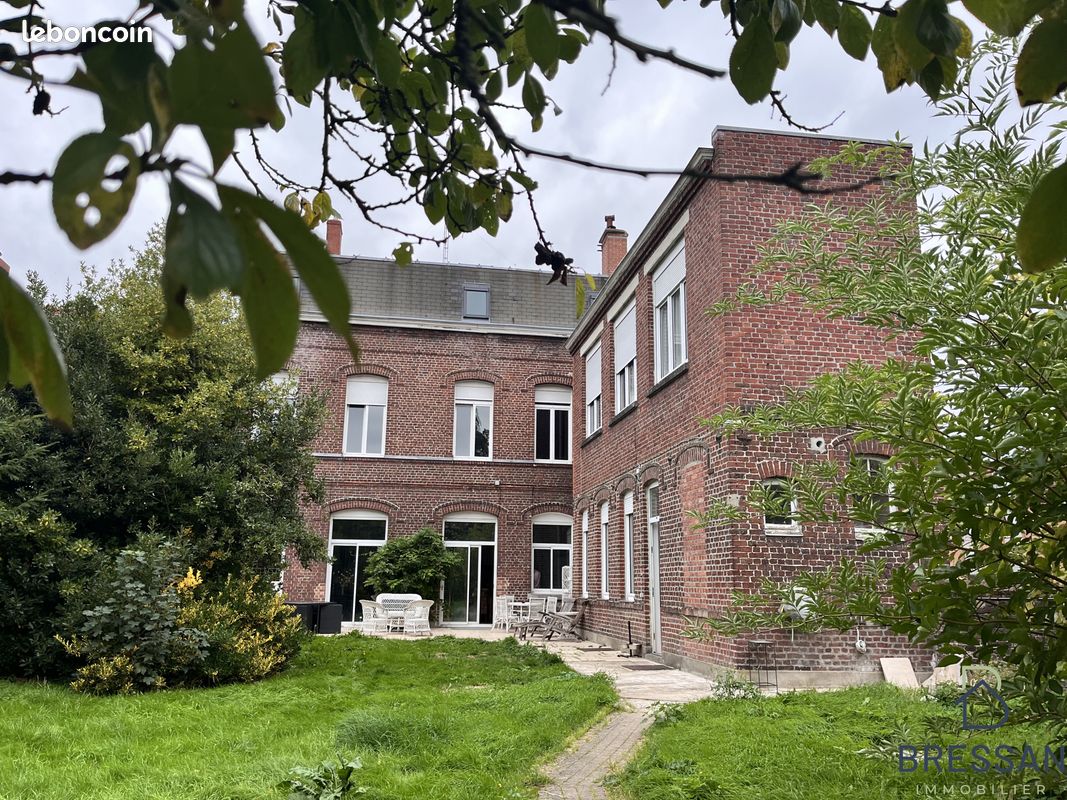 Maison 10 pièces 431 m² · à Hem · 431 m² · 599 900 €