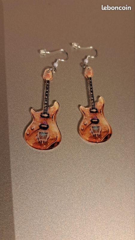 Boucles d'oreilles guitare 🎸 (image 2)