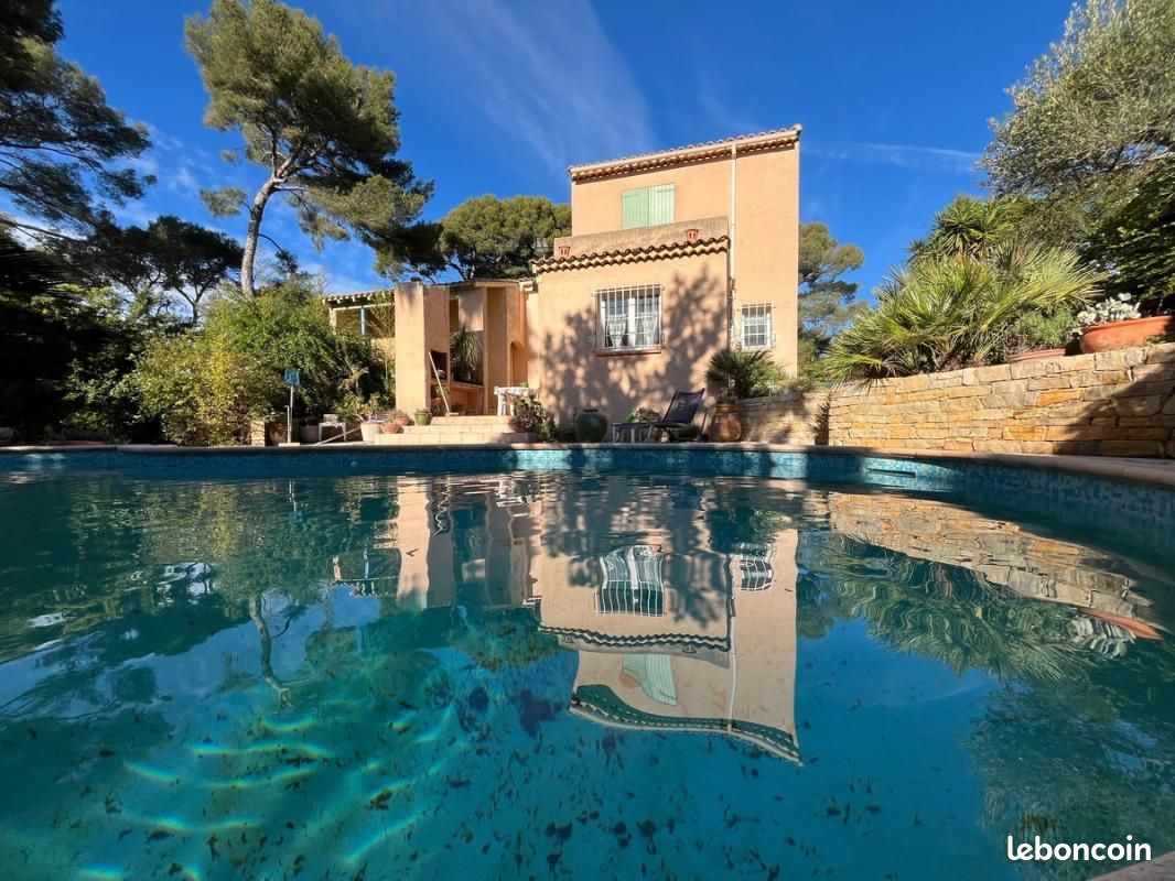 Maison 6 pièces 149 m² · à Sanary-sur-Mer · 149 m² · 895 000 €