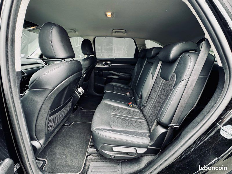 KIA Sorento IV 1.6 T-GDi PHEV 265ch Premium Business 7 Places 4x4 (image 4)