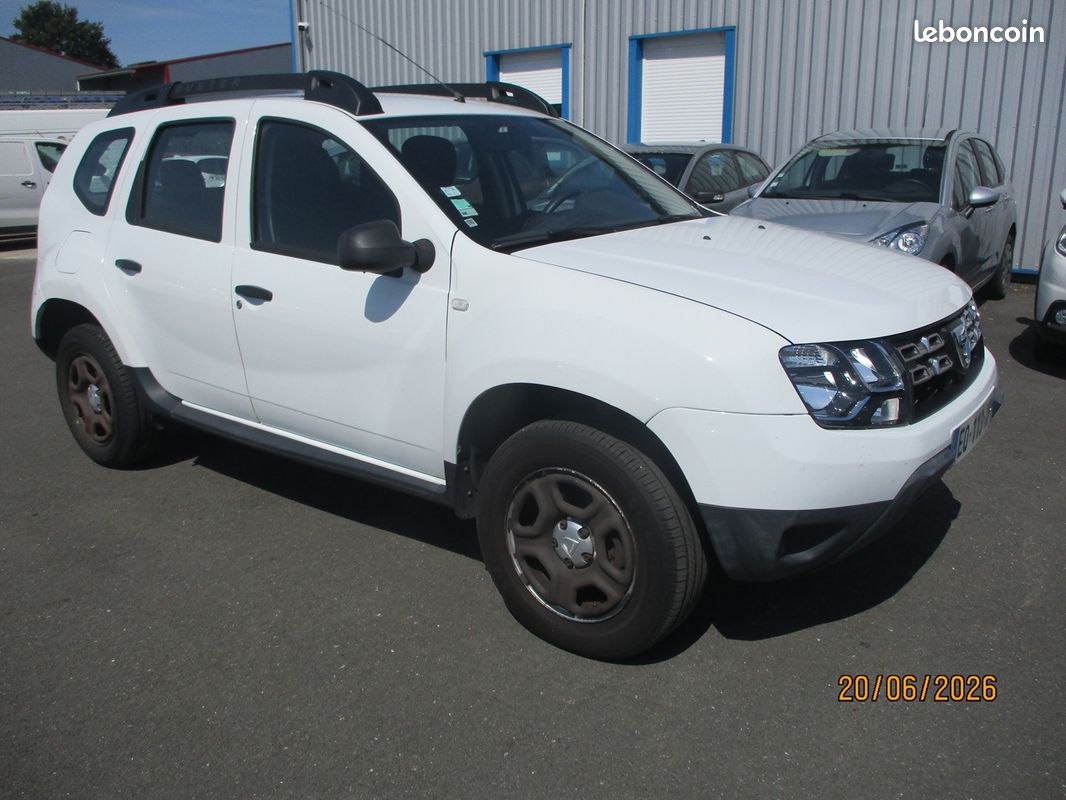 Dacia DUSTER 1.2 TCE 125CH SILVER LINE 2017 4X2 (image 2)