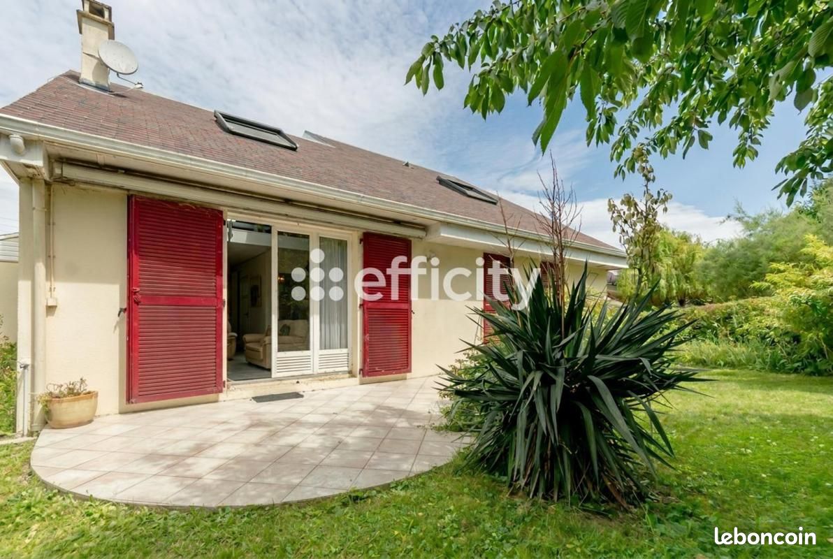 Maison 6 pièces 143 m² · à Thiais · 143 m² · 540 000 €
