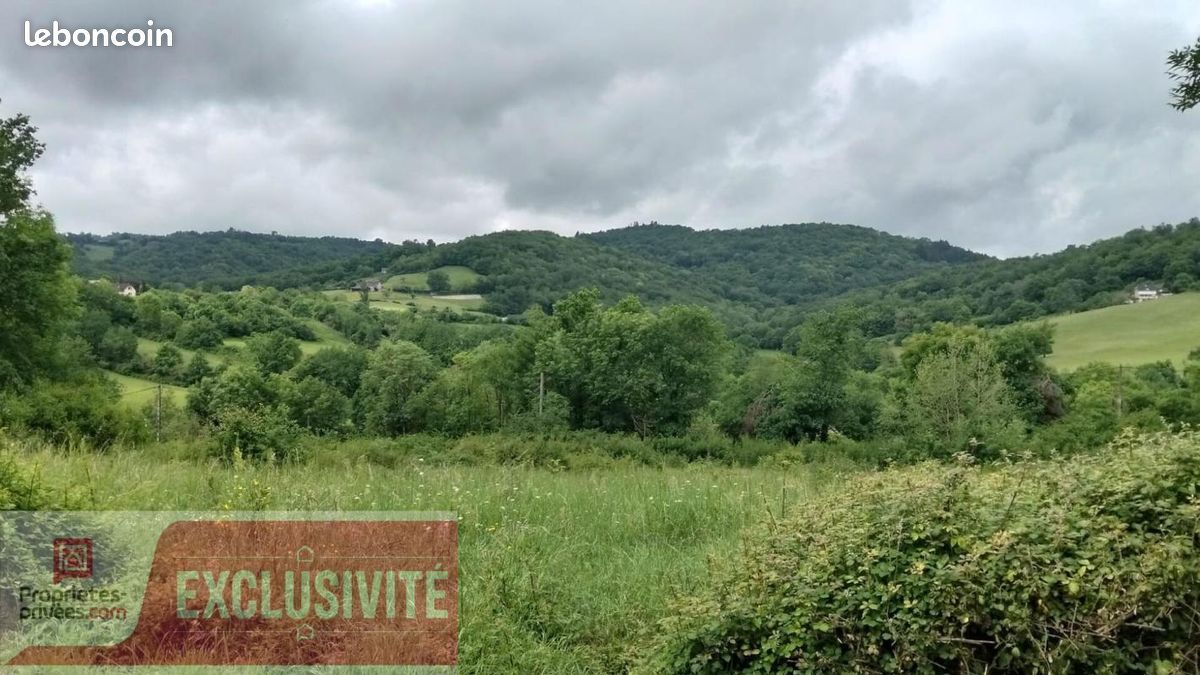 Terrain 2 750 m² Lanteuil · 52 000 €