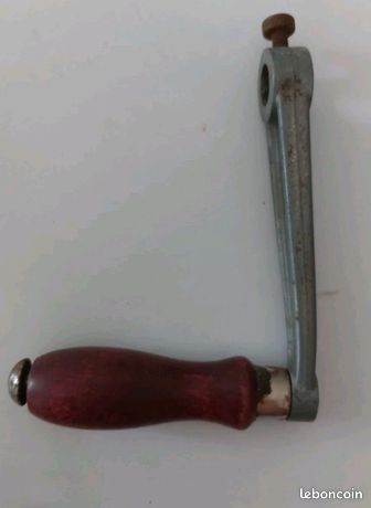 Chignole Ancienne – Perceuse à Main En Acier – Outil De Collection – Fabriquée En France
