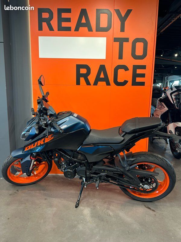 KTM 125 duke 2024 - 10 kilomètres (image 1)