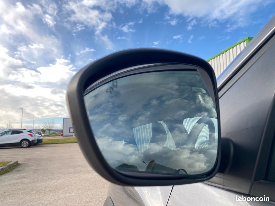 DACIA JOGGER 1.0 TCE 5 places EXTREME + Attelage Carplay Caméra de recul Garantie constructeur 2027 (image 19)
